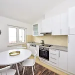 Apartment Apartment Villa Nonie By Interhome *